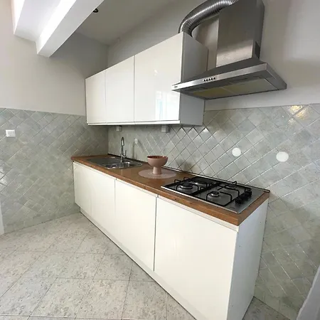 Daire Spacious 3bdr App In Center 