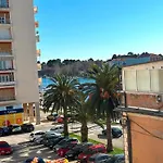 Spacious 3bdr App In Center 